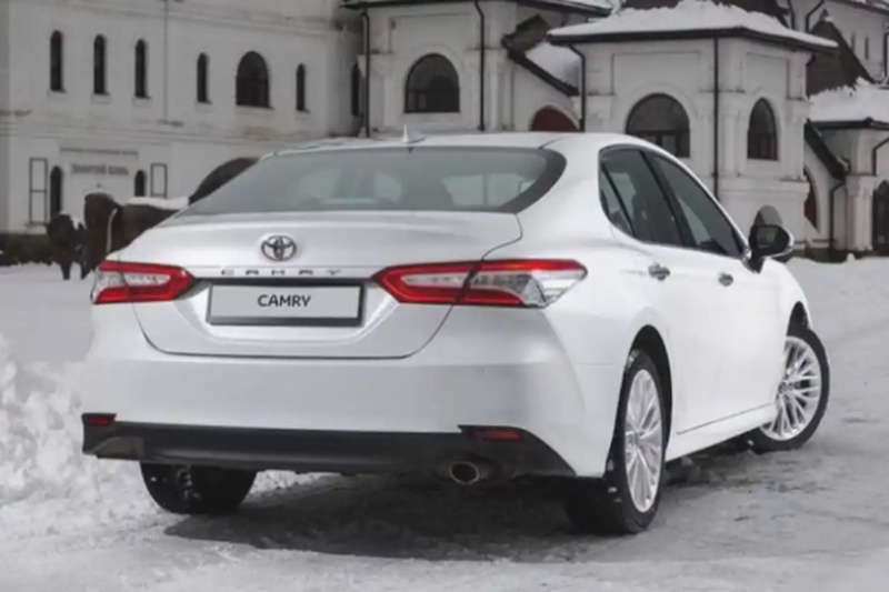 Бампер задний от Toyota